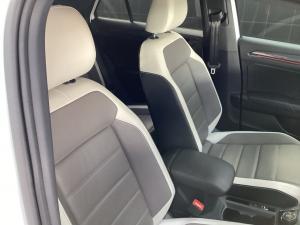 Volkswagen T-Roc 2.0TSI 4Motion R-Line - Image 17