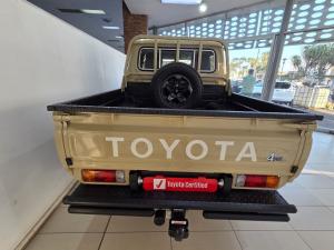 Toyota Land Cruiser 79 2.8GD-6 double cab manual - Image 5