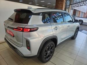 Toyota Urban Cruiser 1.5 XR manual - Image 2