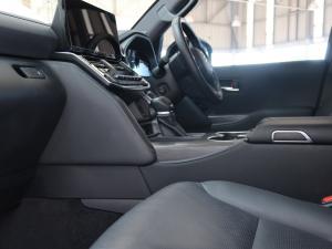 Toyota Land Cruiser 300 3.5T GR-Sport - Image 7