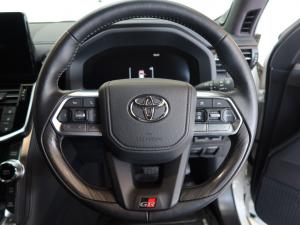Toyota Land Cruiser 300 3.5T GR-Sport - Image 8