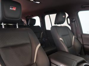 Toyota Land Cruiser 300 3.5T GR-Sport - Image 17