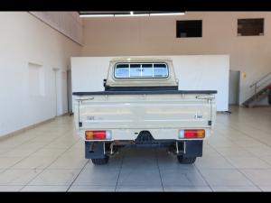Toyota Land Cruiser 79 4.5D-4D LX V8 single cab - Image 5