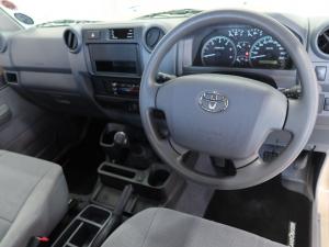 Toyota Land Cruiser 79 4.5D-4D LX V8 single cab - Image 6