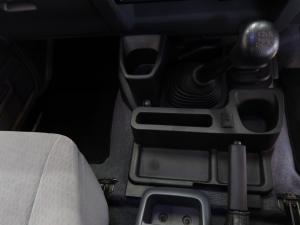 Toyota Land Cruiser 79 4.5D-4D LX V8 single cab - Image 10