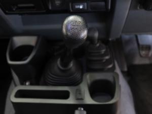 Toyota Land Cruiser 79 4.5D-4D LX V8 single cab - Image 11