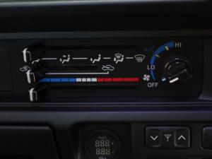 Toyota Land Cruiser 79 4.5D-4D LX V8 single cab - Image 13