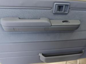 Toyota Land Cruiser 79 4.5D-4D LX V8 single cab - Image 23