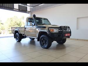 Toyota Land Cruiser 79 4.5D-4D LX V8 single cab - Image 1