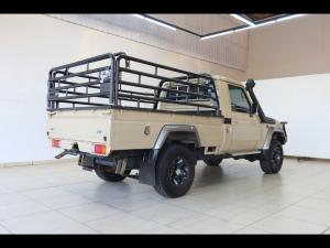 Toyota Land Cruiser 79 4.5D-4D LX V8 single cab - Image 2