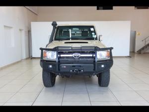 Toyota Land Cruiser 79 4.5D-4D LX V8 single cab - Image 4