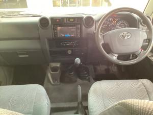 Toyota Land Cruiser 79 4.5D-4D V8 double cab LX - Image 6