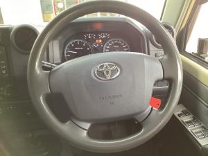 Toyota Land Cruiser 79 4.5D-4D V8 double cab LX - Image 8