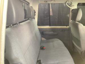 Toyota Land Cruiser 79 4.5D-4D V8 double cab LX - Image 15