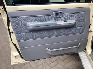 Toyota Land Cruiser 79 4.5D-4D V8 double cab LX - Image 20