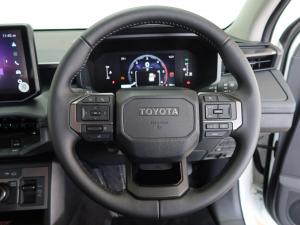 Toyota Hilux 2.8GD-6 double cab Raider 4x4 - Image 8