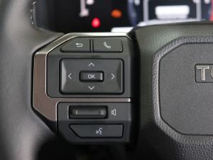 Toyota Hilux 2.8GD-6 double cab Raider 4x4 - Image 9