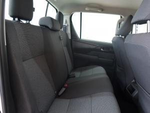 Toyota Hilux 2.8GD-6 double cab Raider 4x4 - Image 18