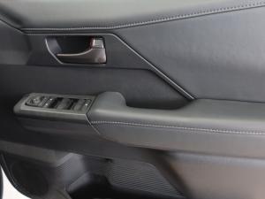 Toyota Hilux 2.8GD-6 double cab Raider 4x4 - Image 32