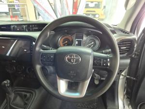 Toyota Hilux 2.4GD-6 Xtra cab Raider manual - Image 8