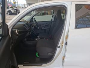 Toyota Vitz 1.0 XR auto - Image 7