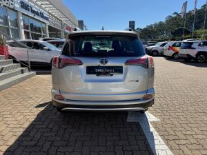 Toyota RAV4 2.0 GX - Image 5