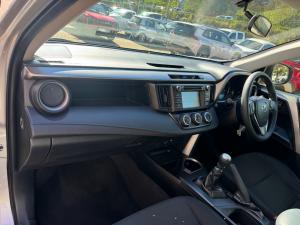 Toyota RAV4 2.0 GX - Image 7