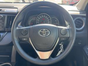 Toyota RAV4 2.0 GX - Image 8