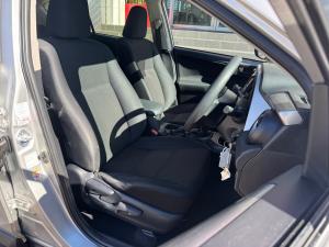Toyota RAV4 2.0 GX - Image 16