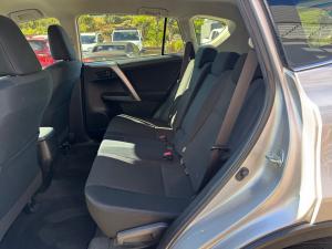 Toyota RAV4 2.0 GX - Image 17