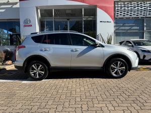 Toyota RAV4 2.0 GX - Image 3