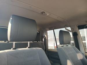 Toyota Land Cruiser 79 2.8 GD-6D/C automatic - Image 16