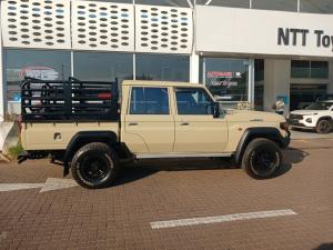 Toyota Land Cruiser 79 2.8 GD-6D/C automatic - Image 3