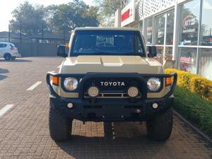 Toyota Land Cruiser 79 2.8 GD-6D/C automatic - Image 4