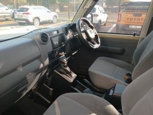 Toyota Land Cruiser 79 2.8 GD-6D/C automatic - Image 7