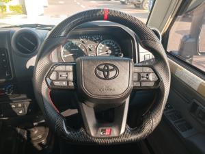 Toyota Land Cruiser 79 2.8 GD-6D/C automatic - Image 8