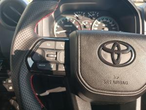 Toyota Land Cruiser 79 2.8 GD-6D/C automatic - Image 9