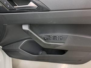 Volkswagen Polo 1.0 TSI Life - Image 10