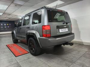 Jeep Cherokee 3.7L Limited - Image 3
