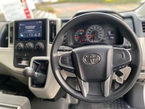 Toyota Quantum 2.8 SLWB panel van - Image 9