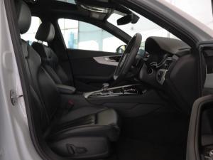 Audi A4 40TFSI S line - Image 6