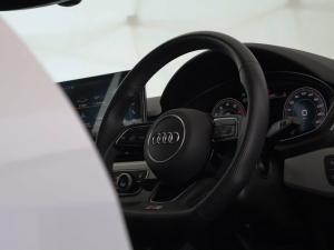Audi A4 40TFSI S line - Image 8