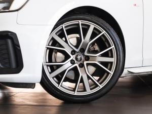Audi A4 40TFSI S line - Image 9
