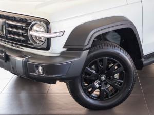 GWM Tank 300 2.0T HEV Super Luxury 4WD - Image 2
