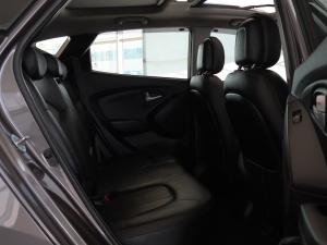 Hyundai ix35 2.0CRDi Elite - Image 17