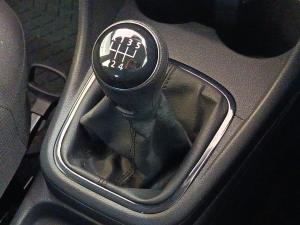 Volkswagen Polo Vivo hatch 1.4 Comfortline - Image 16