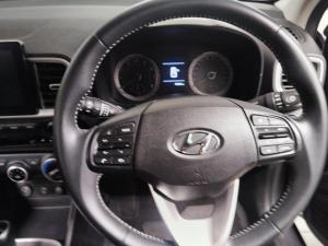 Hyundai Venue 1.0T Fluid auto - Image 12