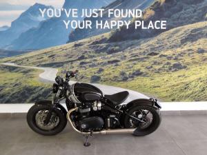 Triumph Bonneville Bobber Black - Image 6