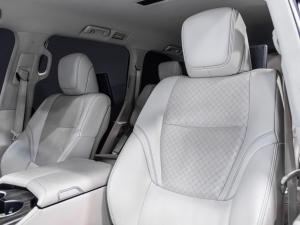 Toyota Land Cruiser 300 3.5T ZX - Image 13
