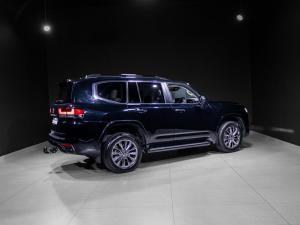 Toyota Land Cruiser 300 3.5T ZX - Image 24